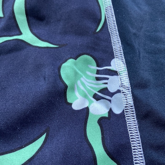 LANDS END Rash Guard Top Short Sleeves Green Blue Unisex Youth Large 7 - Picture 14 of 16